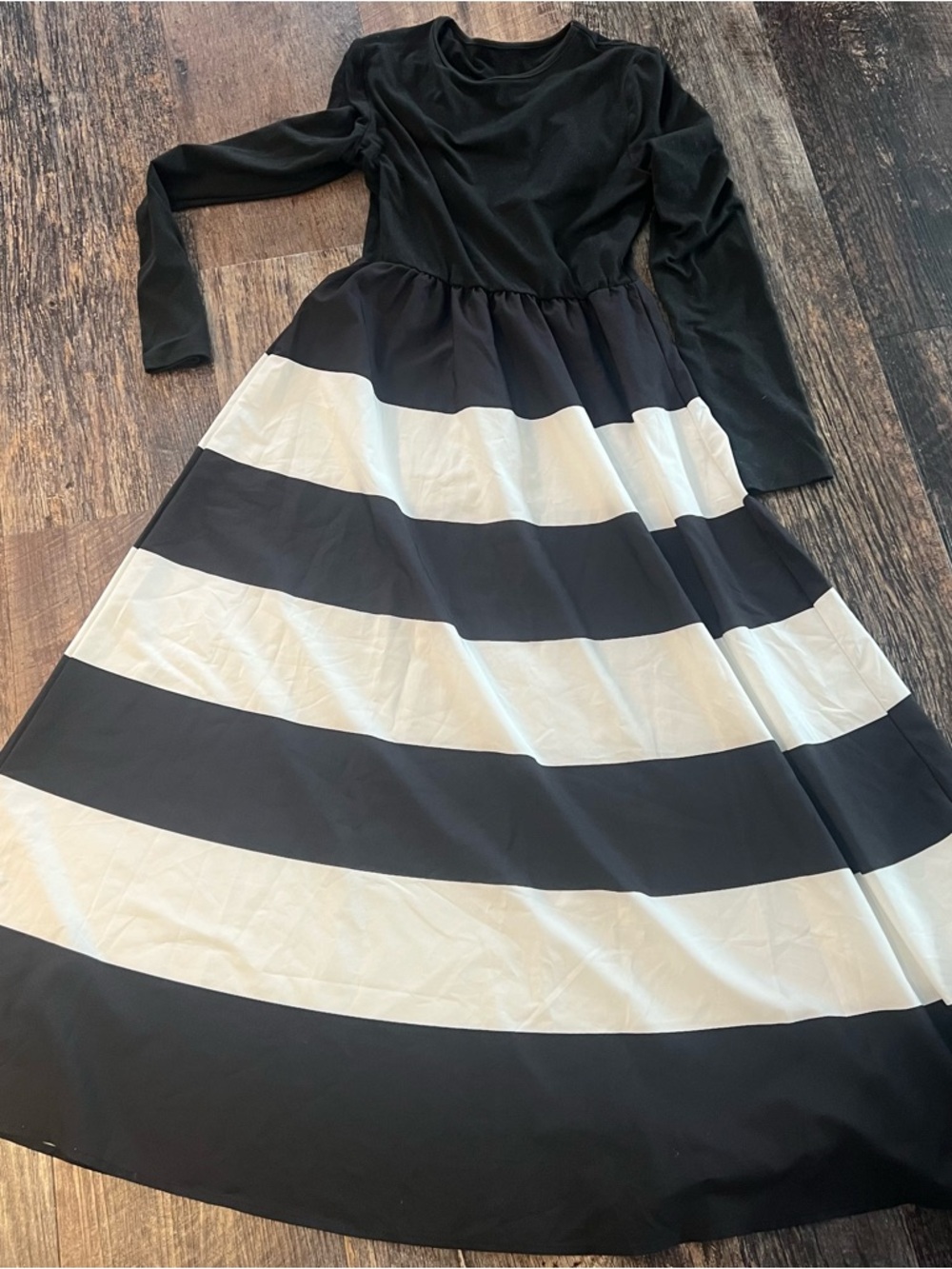 SHEIN Black and White Striped Long Sleeve Maxi Dress
